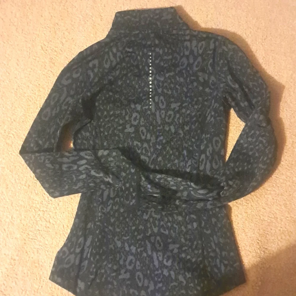 M&S GOODMOVE TOP.   SIZE 8 - Picture 5 of 15